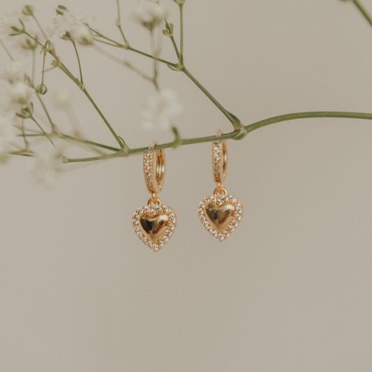 Argola pingente coração cravejado